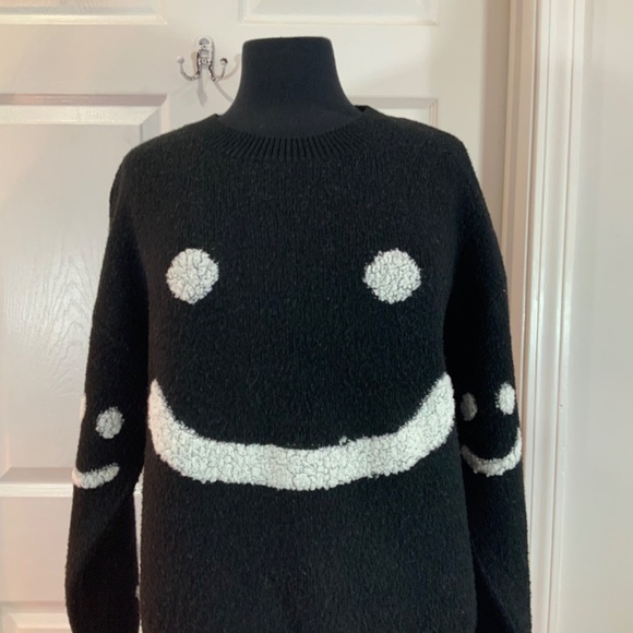 Smile Long Sleeve Smiley Face Black Sweater Size S/M - Picture 2 of 9